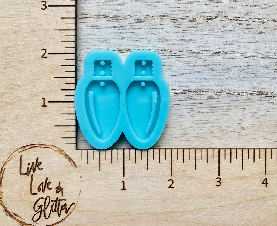 Christmas 2pc  Light Bulb dangle Earrings (Handmade) Silicone mold