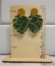 Cargar imagen en el visor de la galería, Monstera Leaf Earrings (Handmade) Silicone mold
