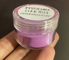 Load image into Gallery viewer, Irresistible Glow Mica Pigment
