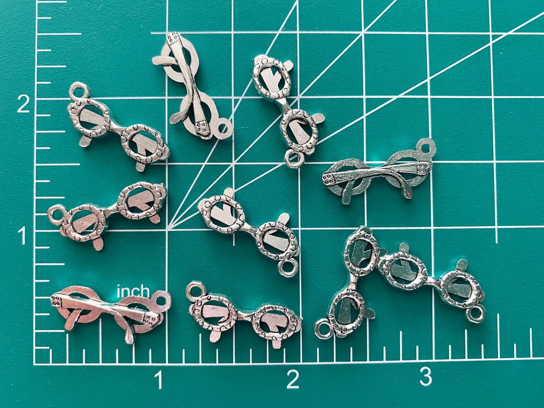 10 glasses Charms