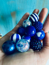 Cargar imagen en el visor de la galería, 12 pcs “Blue” Acrylic Beads
