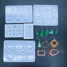 Cargar imagen en el visor de la galería, 8 Silicone Molds Earring Starter set
