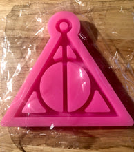 Cargar imagen en el visor de la galería, Triangle Silicone Mold HP
