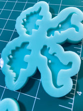 Cargar imagen en el visor de la galería, Dinosaur Earrings (handmade) Silicone Mold (2 molds)
