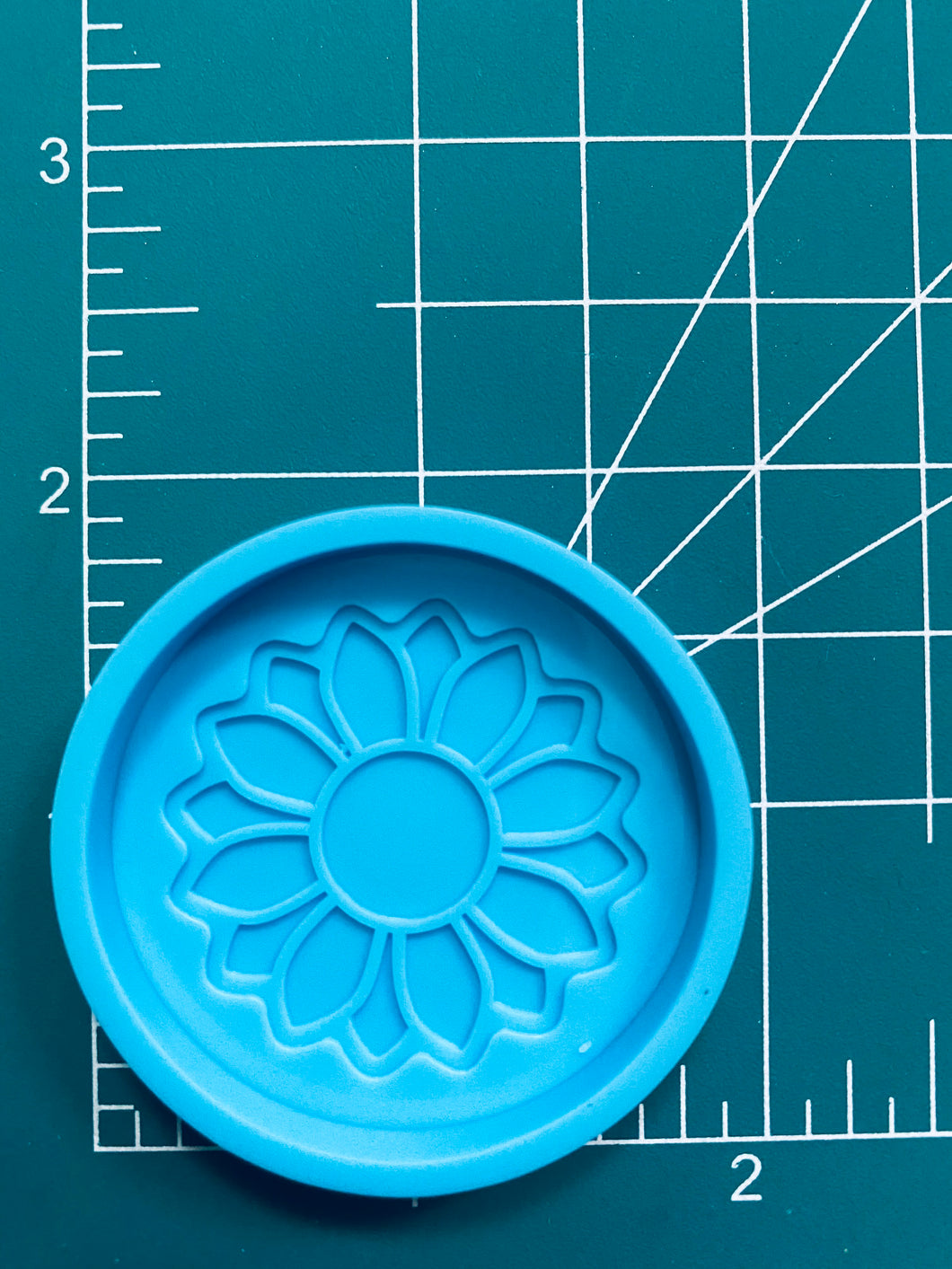 Flower phone grip silicone mold