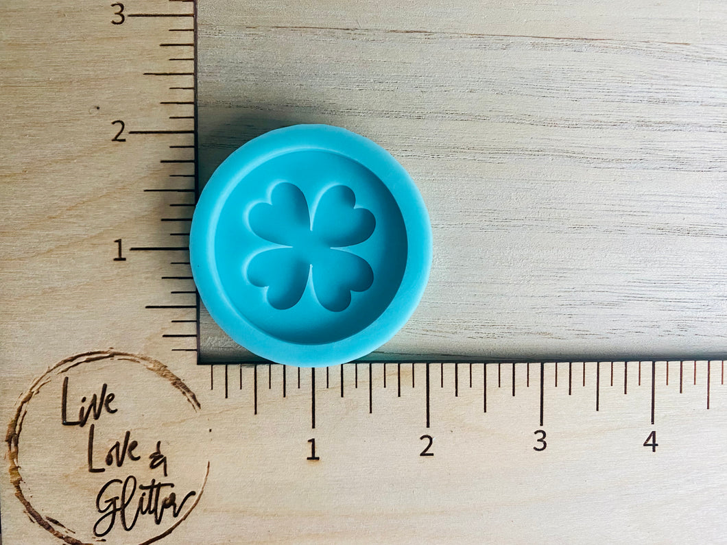 Shamrock ☘️ Phone grip / badge reel (Handmade) Silicone mold